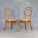 Deux chaises N°10 de Thonet 1870 noyer clair