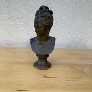 Bust of a woman