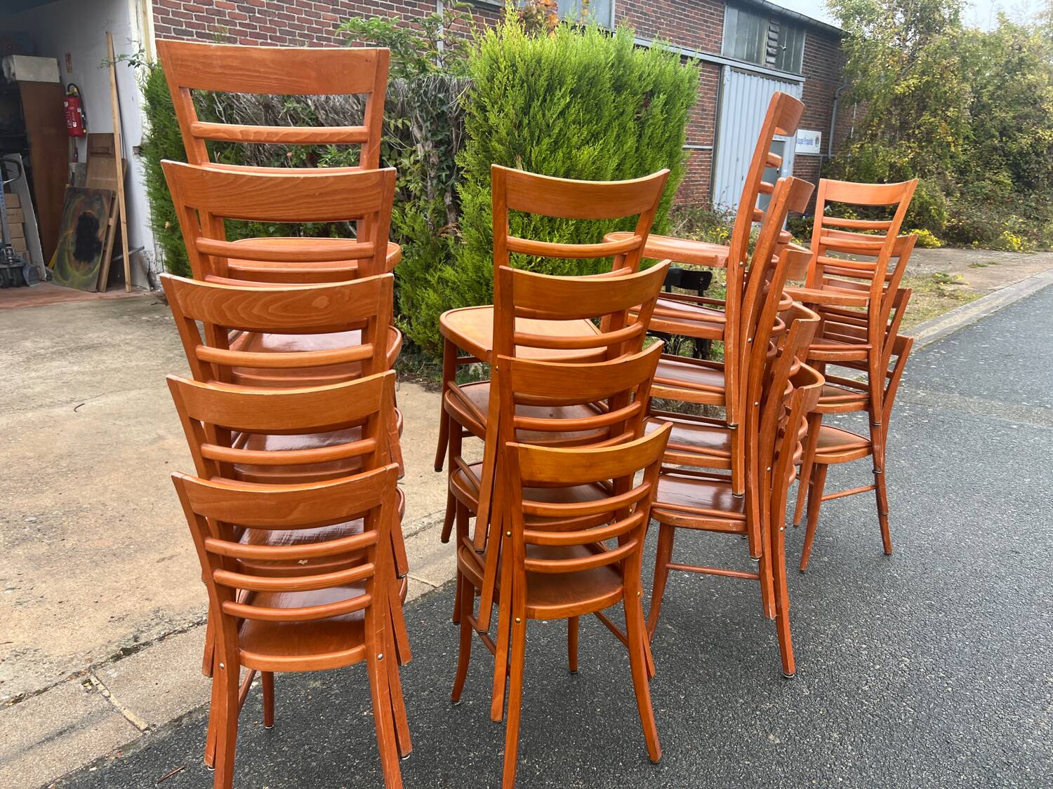 Set of 18 bistro chairs