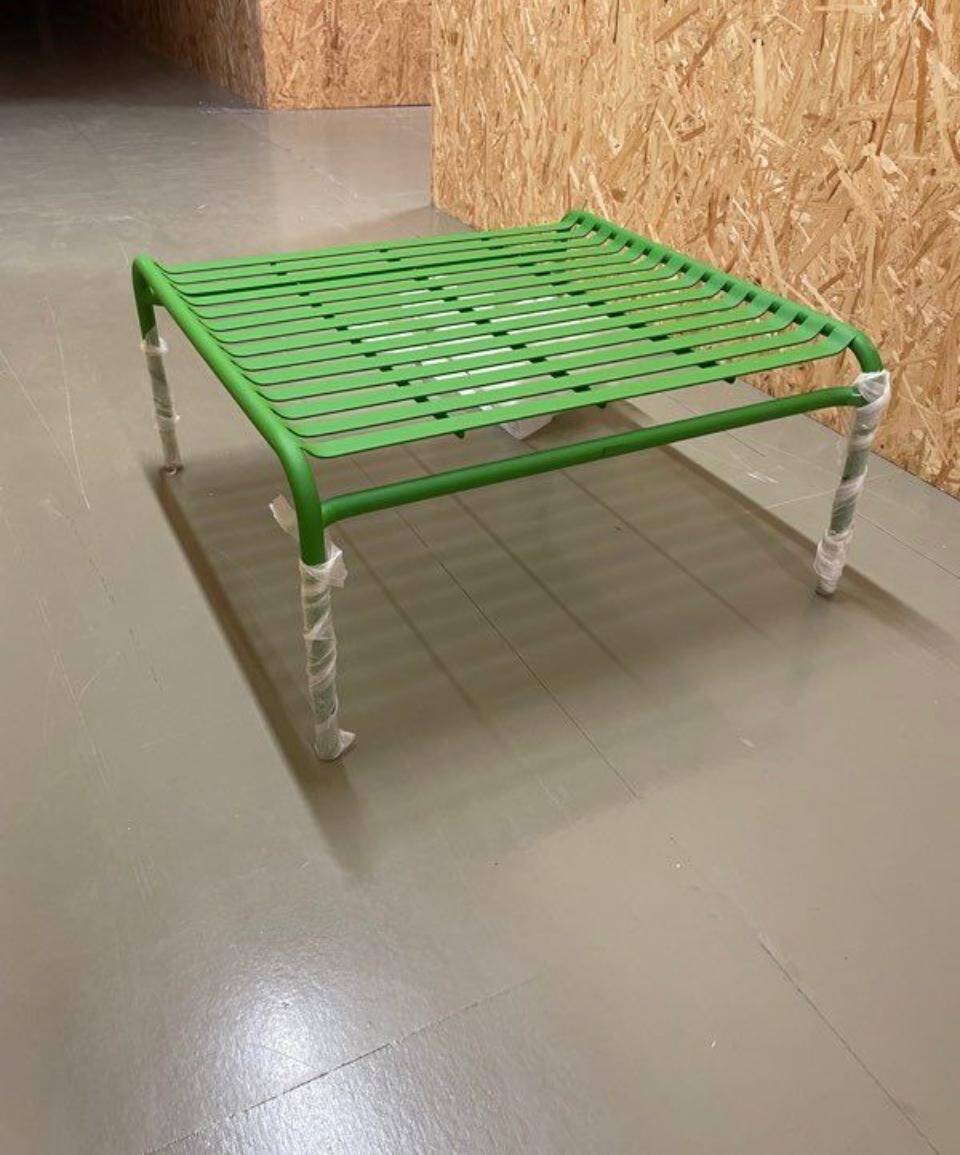 Week-end coffee table beige metal / small - 69 x 60 cm / aluminum - petite friture