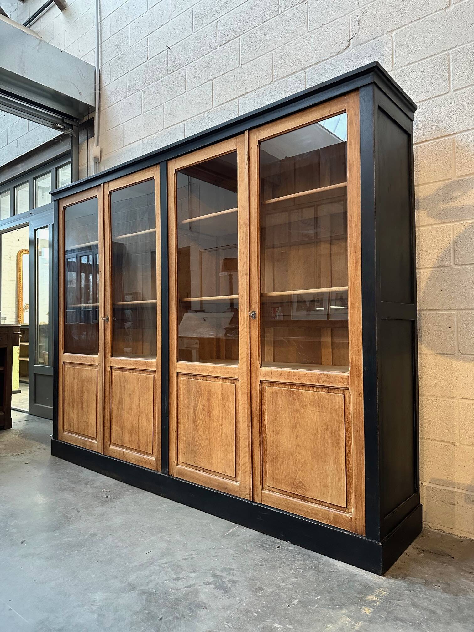 Display cabinet Early 20th century