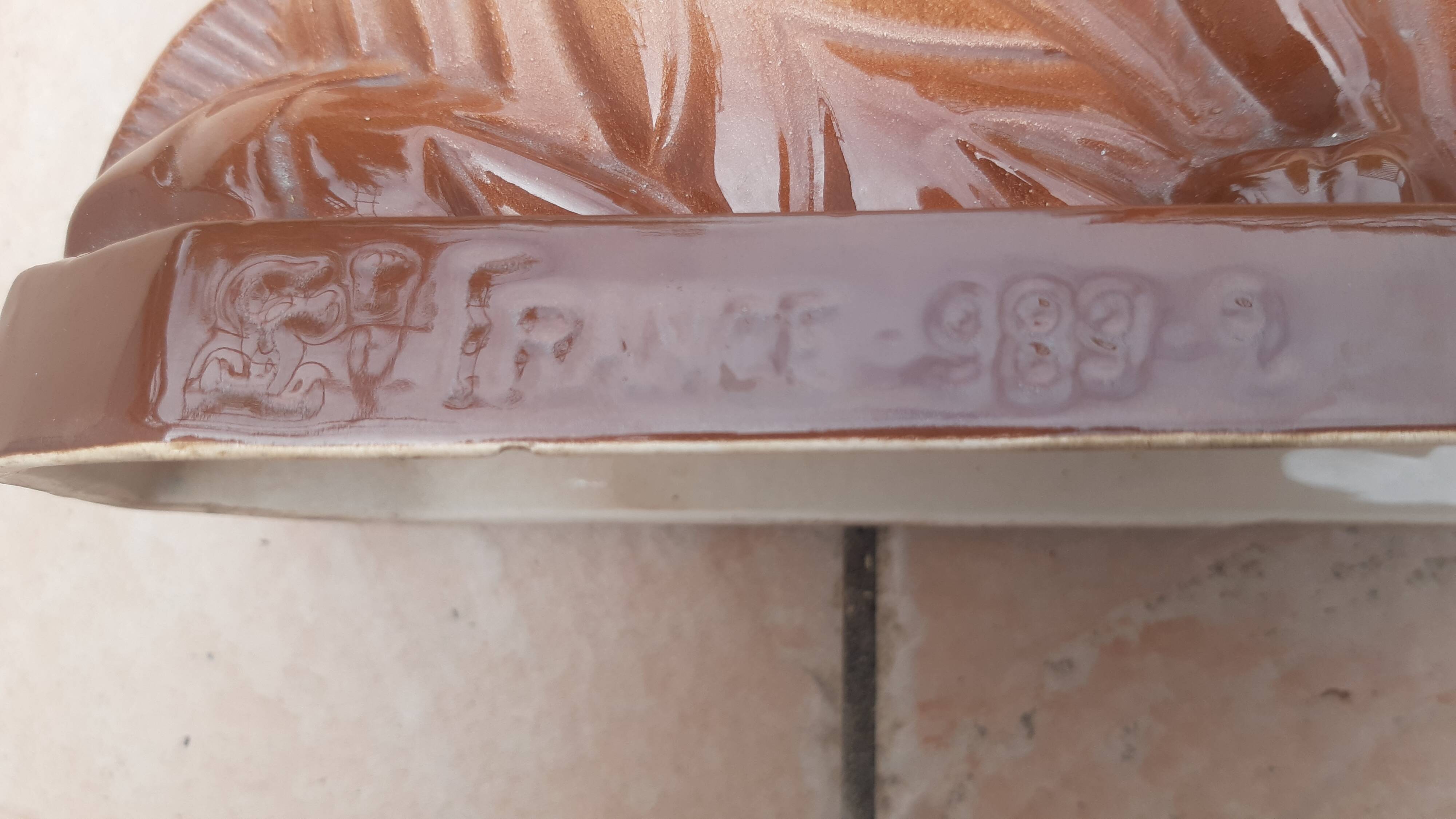 Lion stylized art deco earthenware of Saint Clement