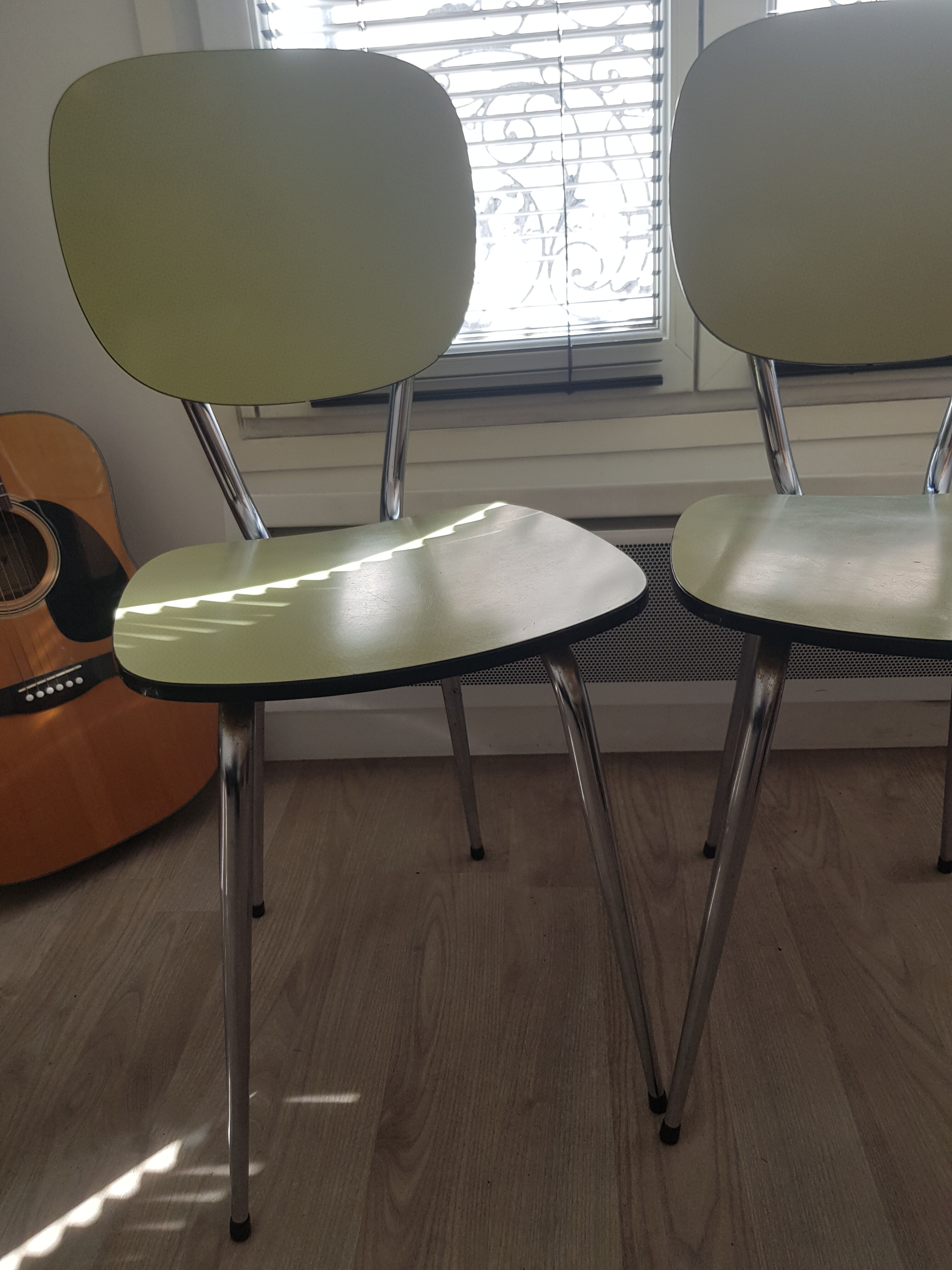 Lot de 2 chaises en formica