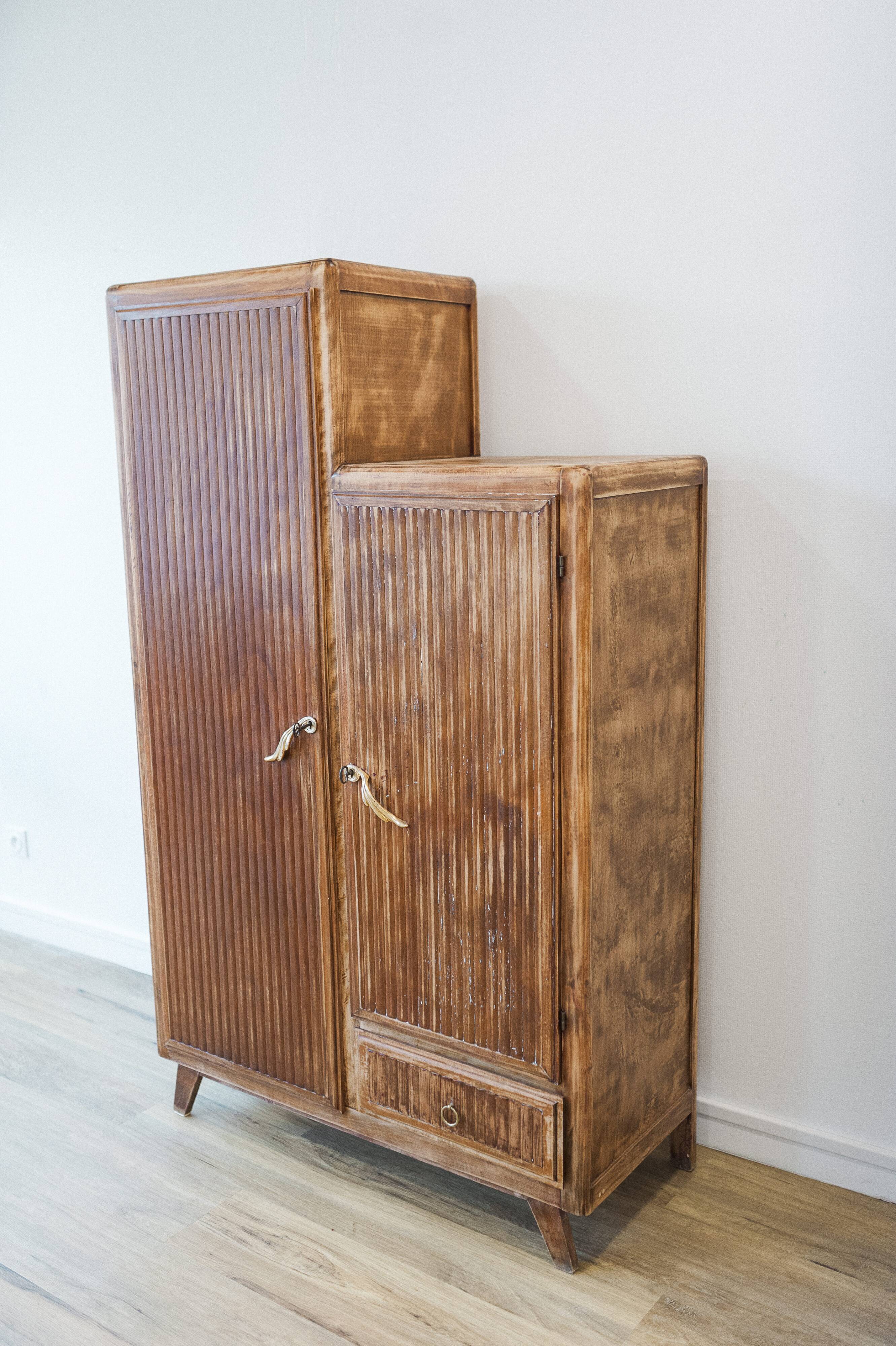 Asymmetrical wardrobe