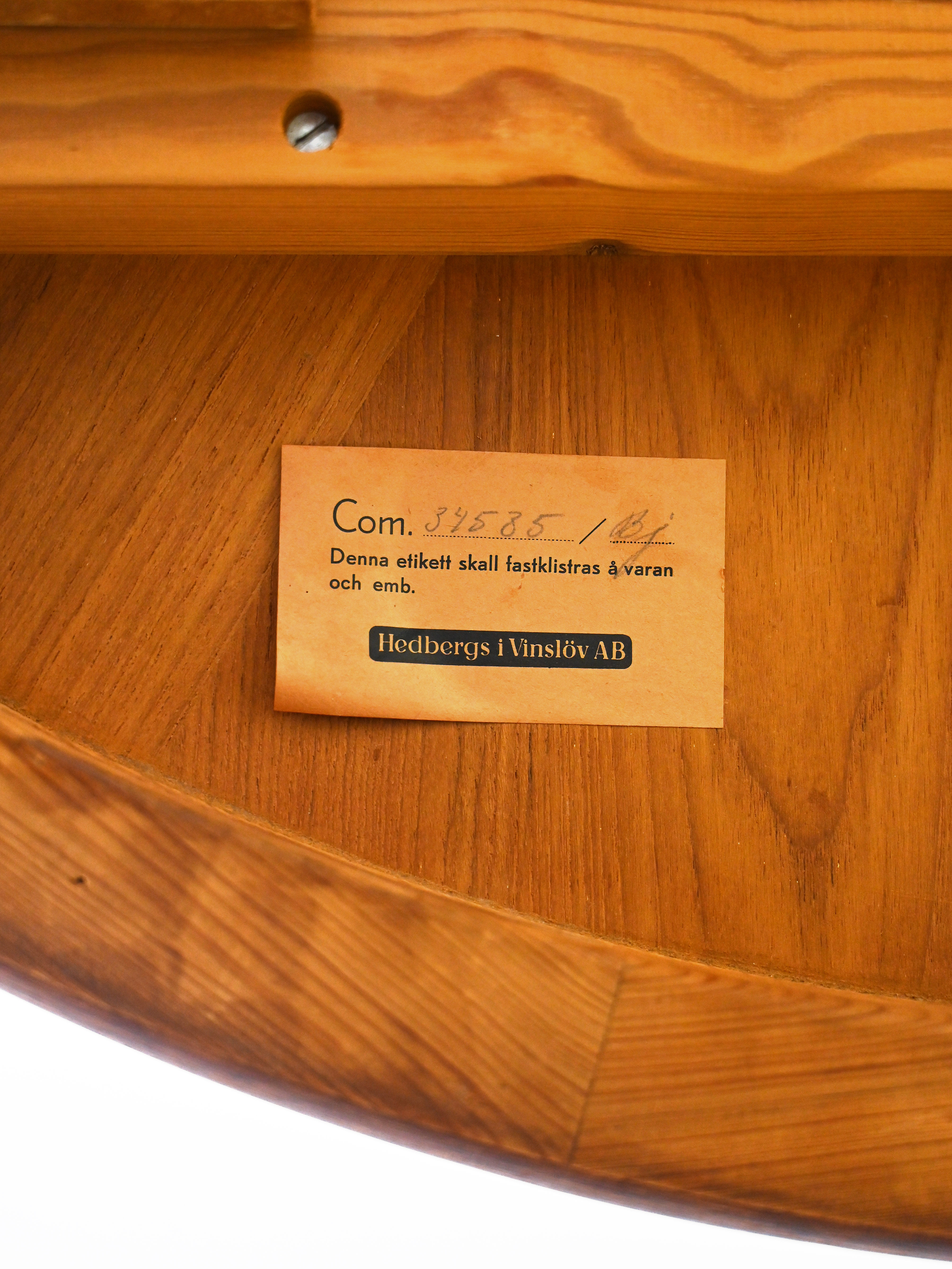 Scandinavian extending table by David Rosen