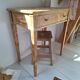Bureau / Table d'appoint / Console en bois massif de style Louis-Philippe
