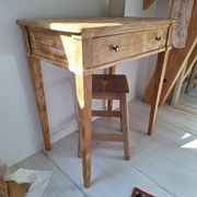 Bureau / Table d'appoint / Console en bois massif de style Louis-Philippe