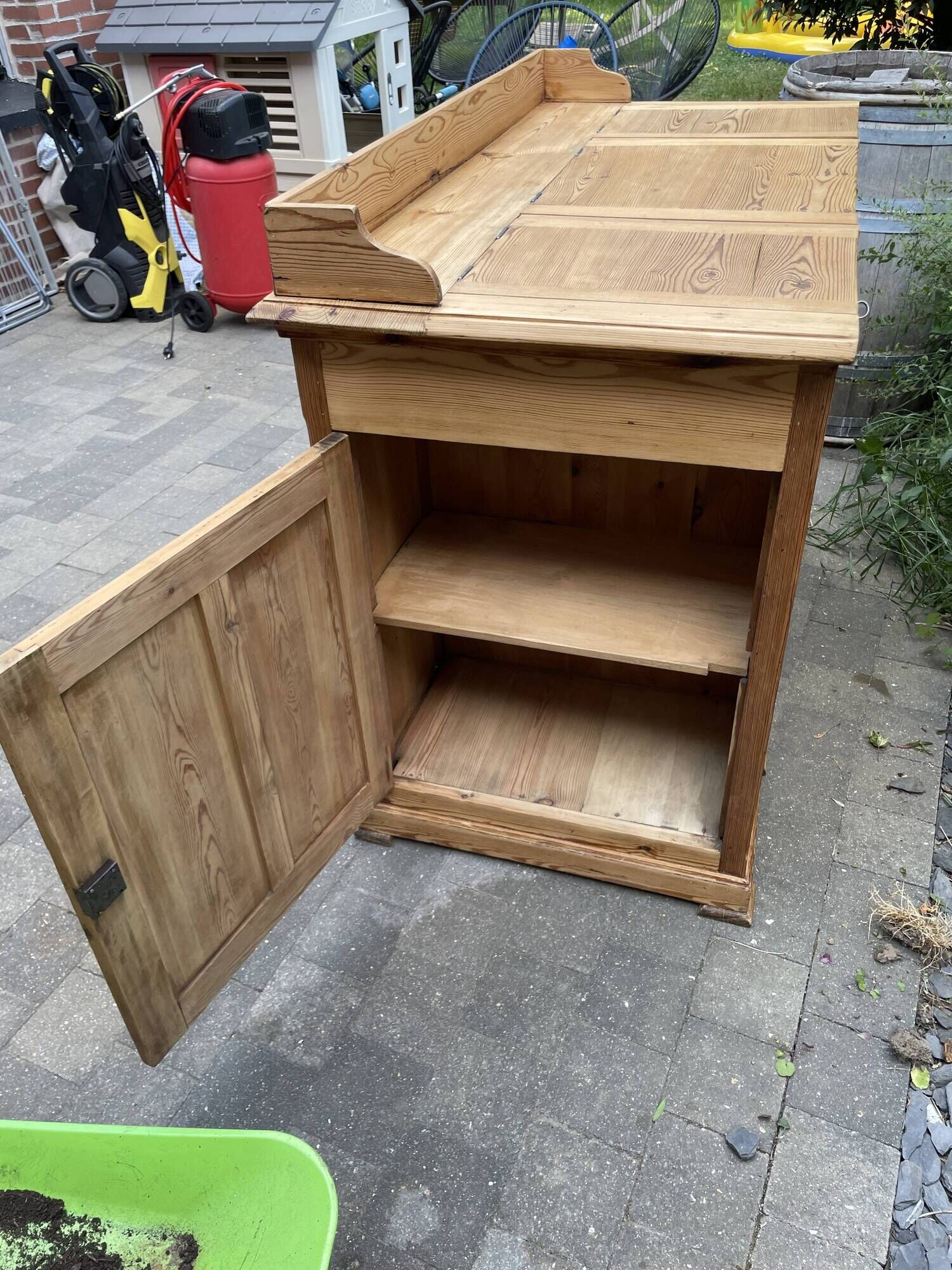 Antique counter