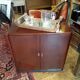 Meuble vintage musique placage acajou sur roulettes