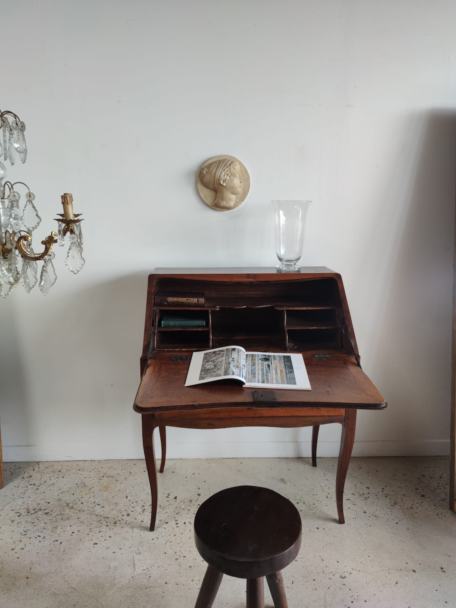 Bureau de pente en bois naturel