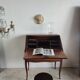 Bureau de pente en bois naturel