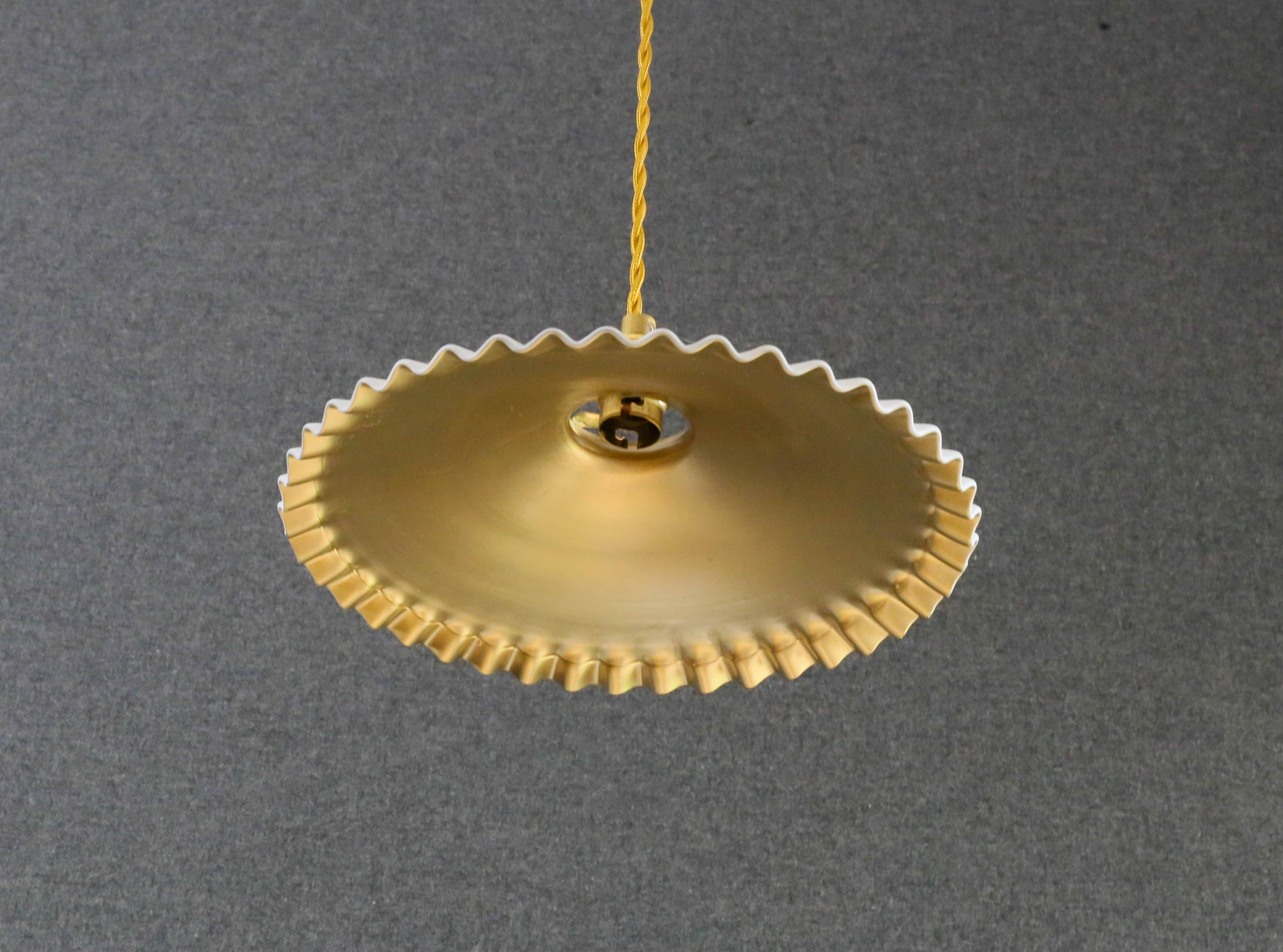 Pendant light in antique glass painted in white and gold - new socket and cable