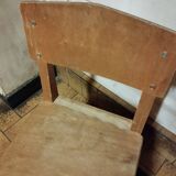 Petite chaise en bois