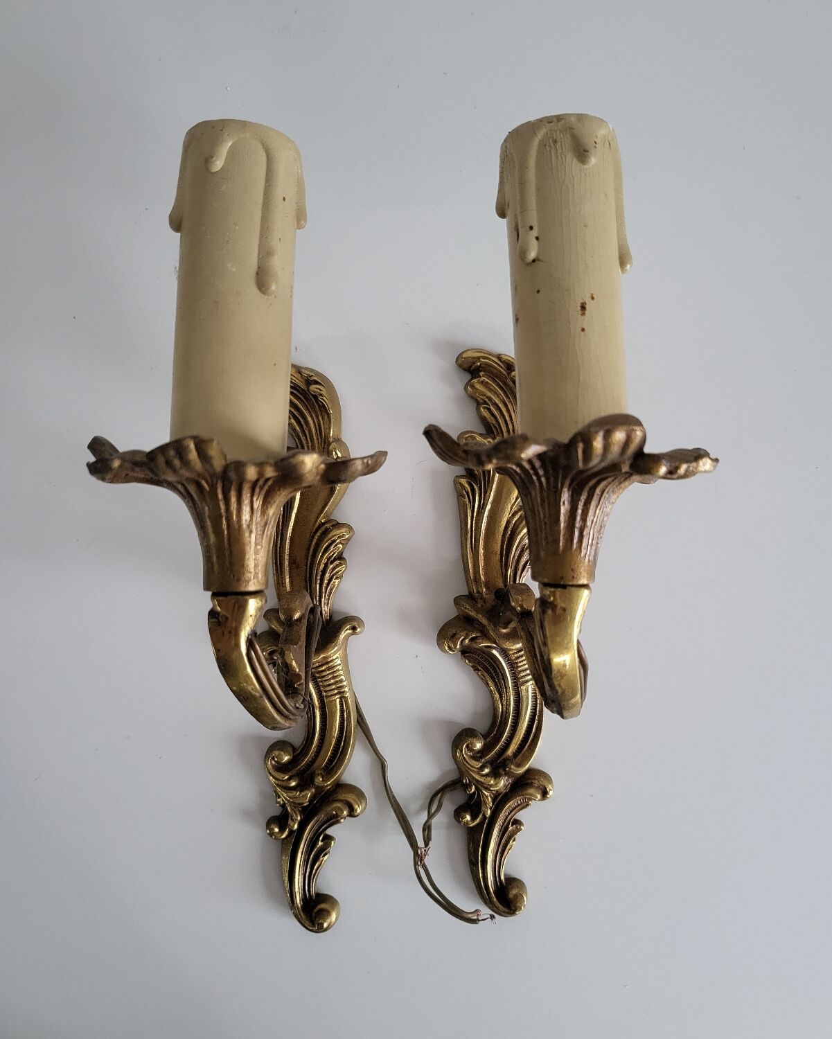 Ancienne Paire d'Appliques en métal doré Style Louis XV