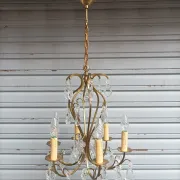 Remarkable cage chandelier with 6 lights and complete crystal pendants in working condition.