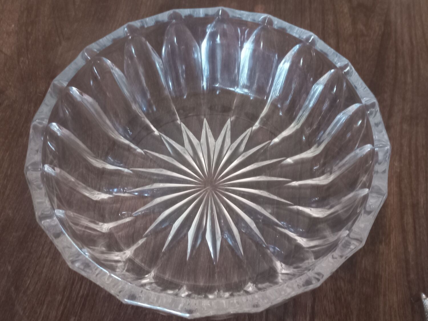 Serving dish in crystal for caviar