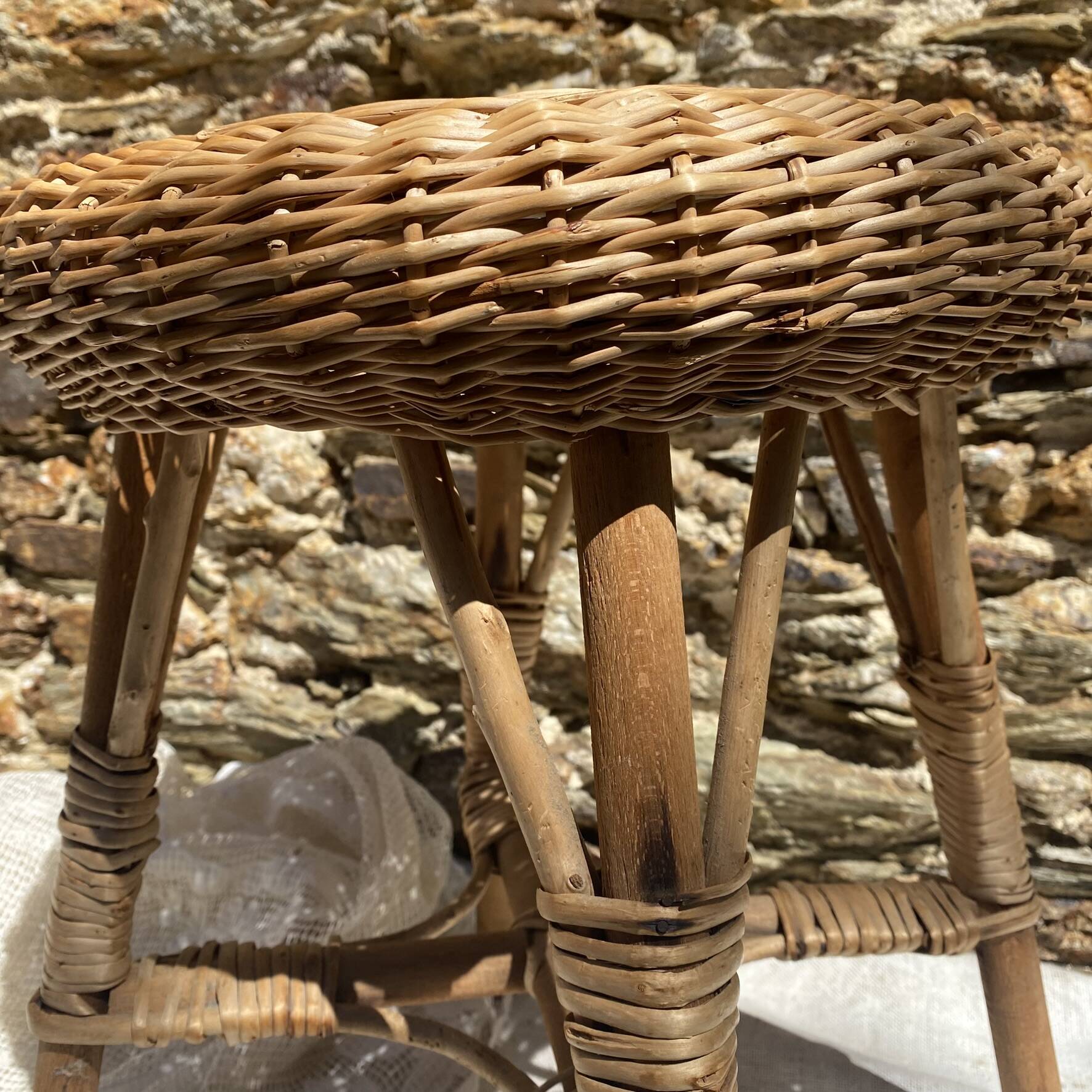 Tabouret en rotin et bois,   années 60