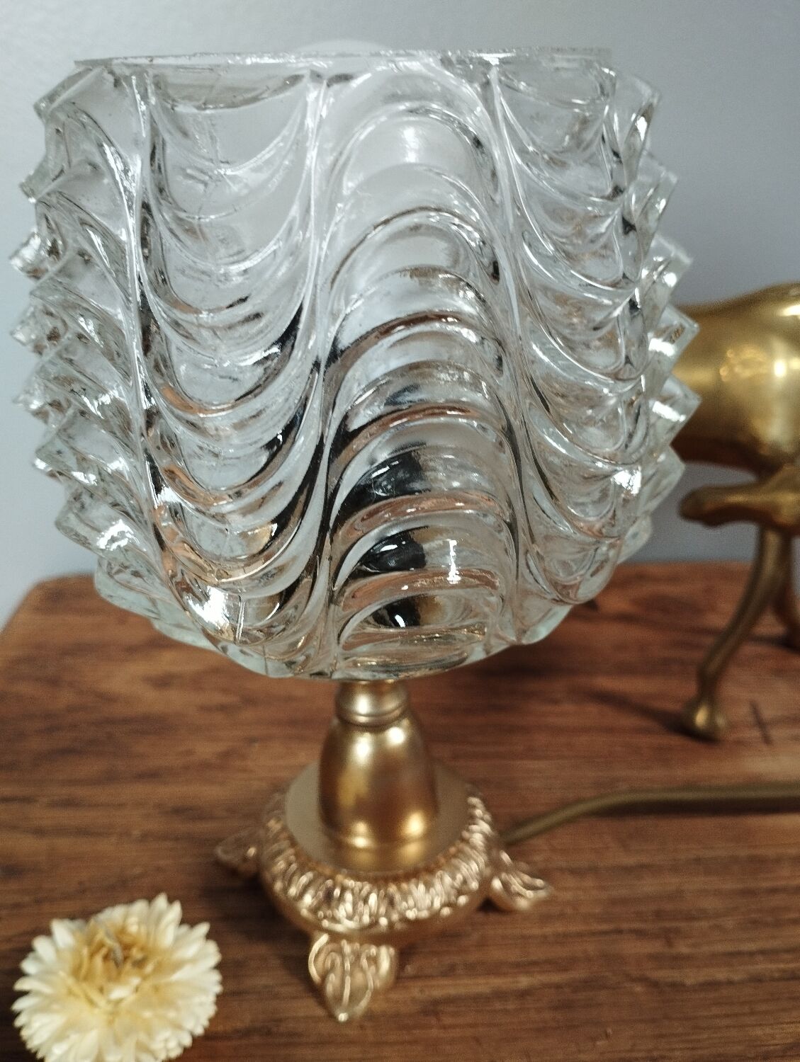 Golden metal foot lamp, twisted glass, vintage
