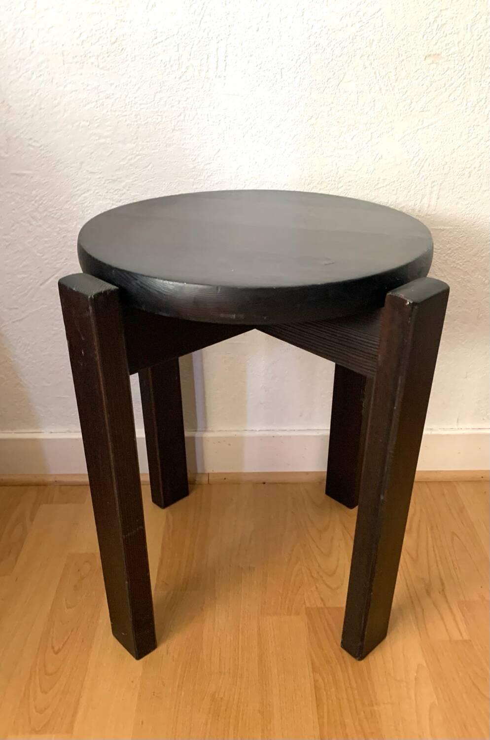 Black lacquered wooden stool