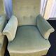 Paire de fauteuils vintage en velours vert amande