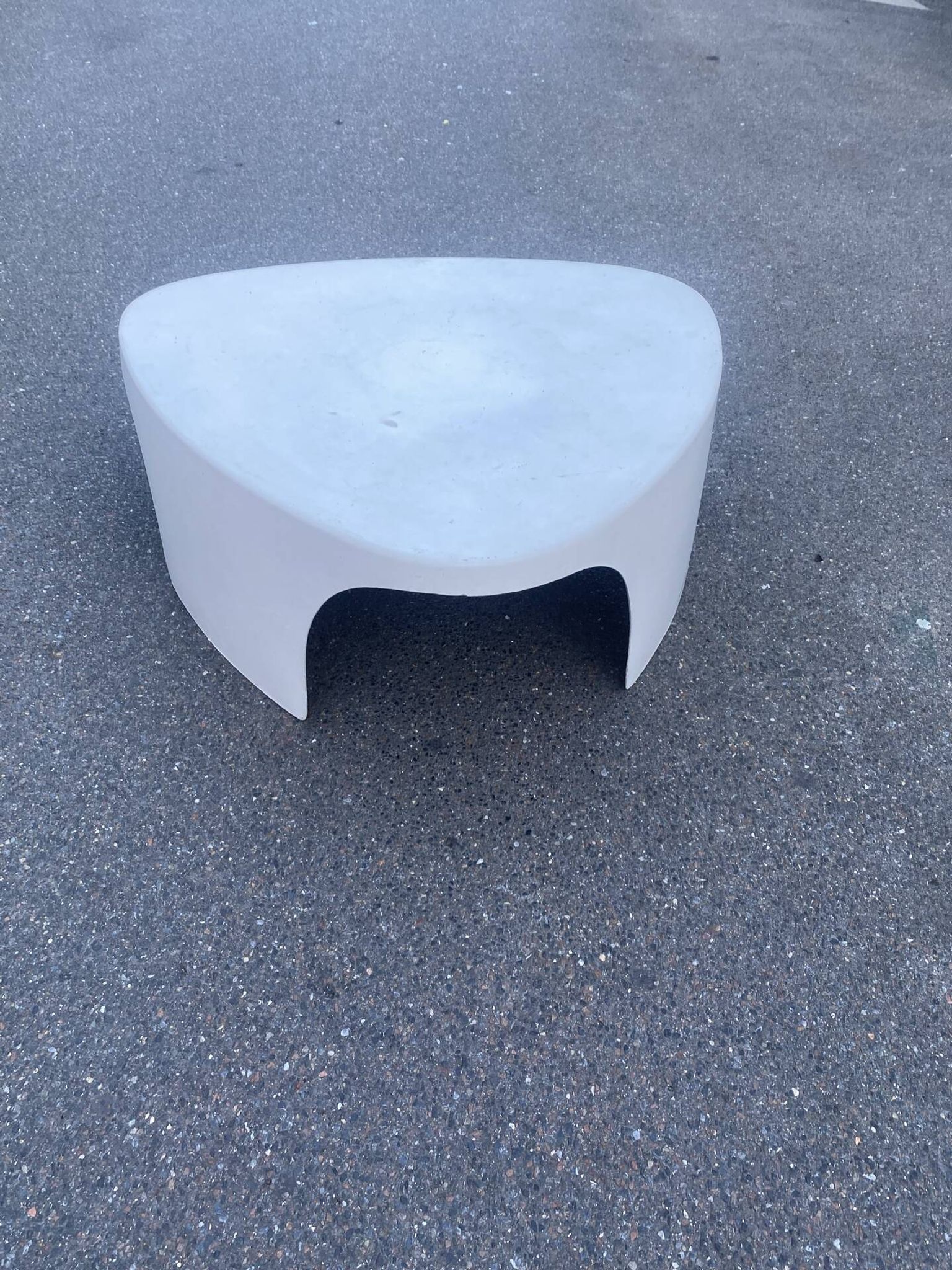 Table bas Disagn .