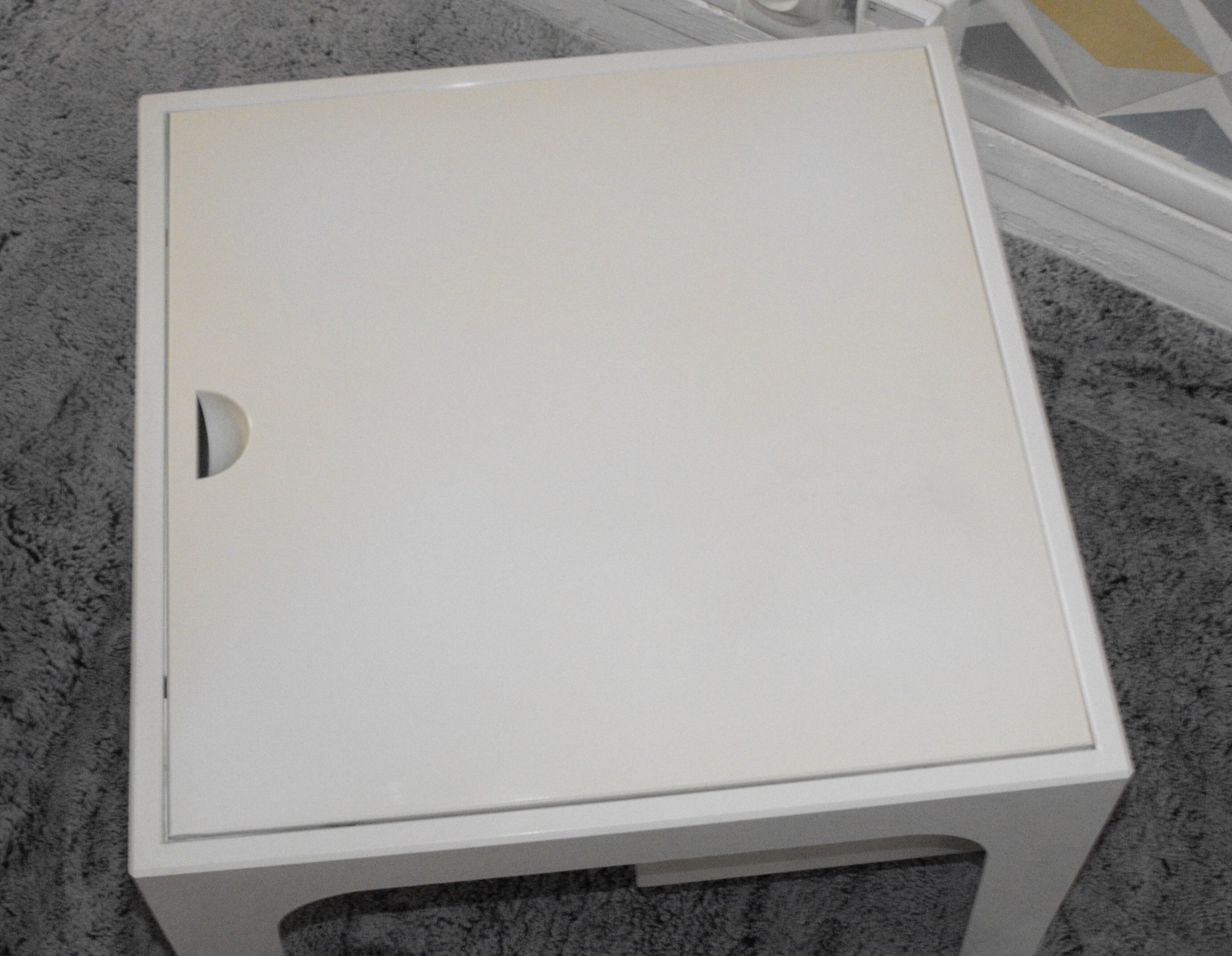 Coffee table with storage 70