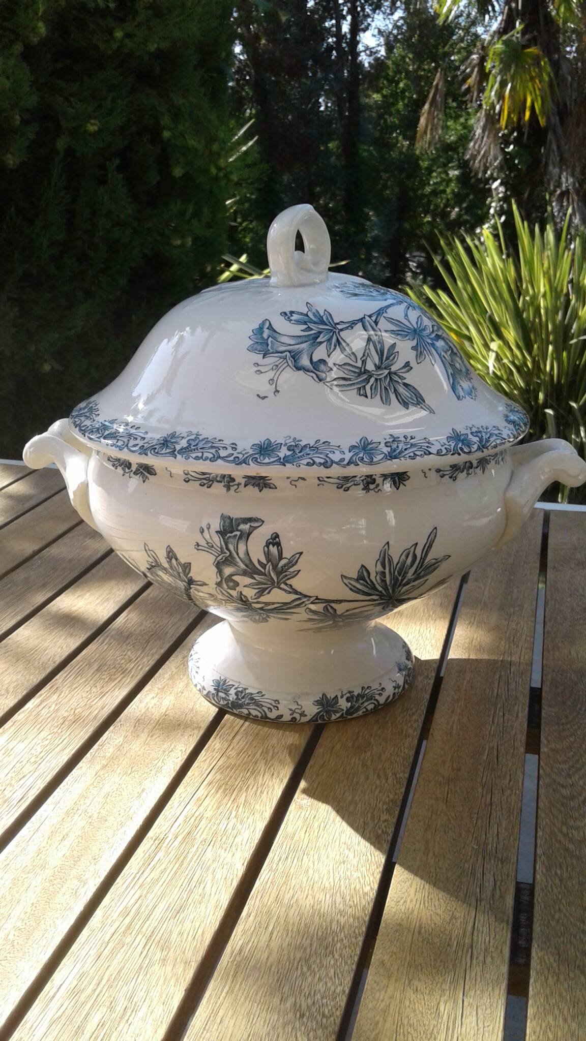 St-Amand soup tureen