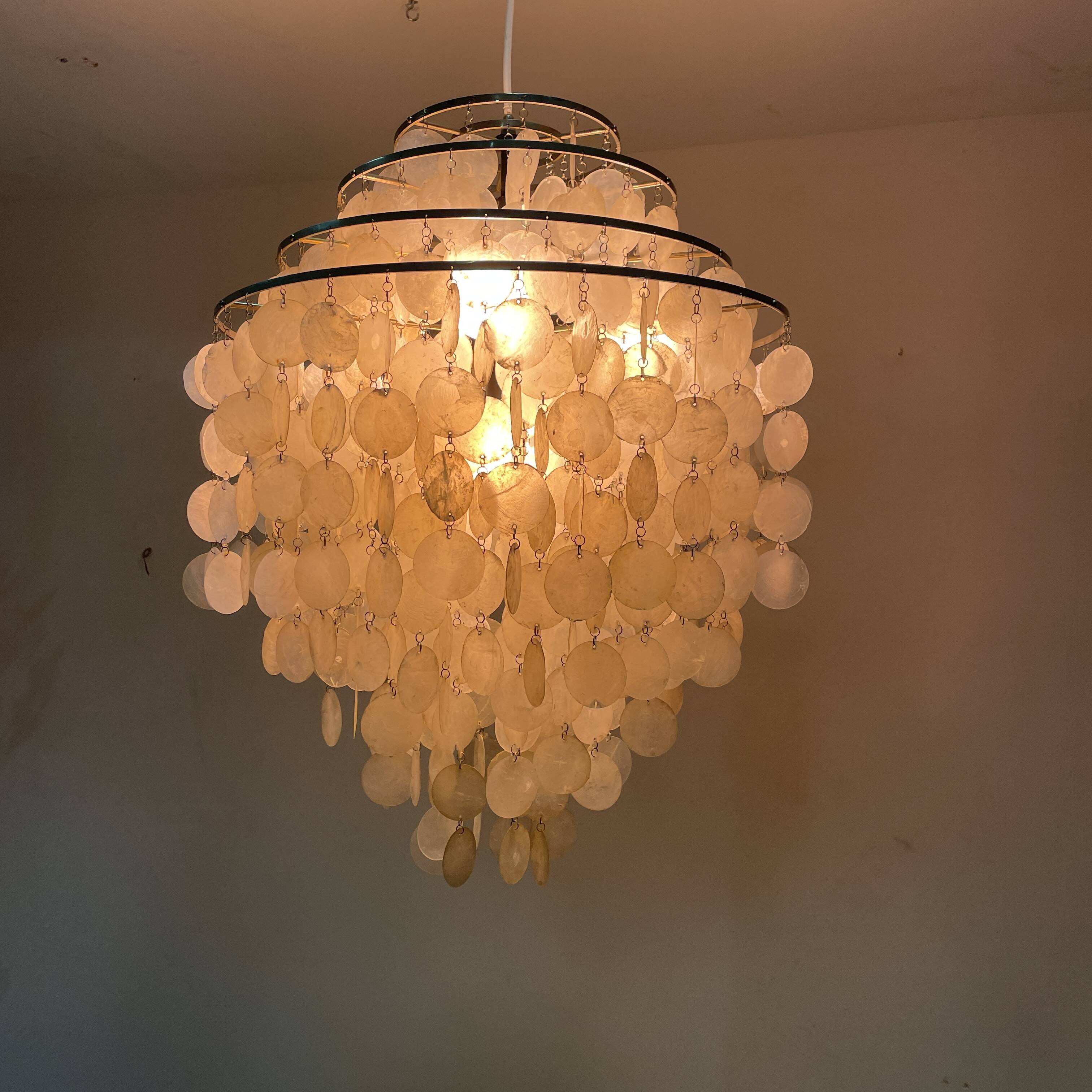 Grand lustre en nacre style Verner Panton années 60