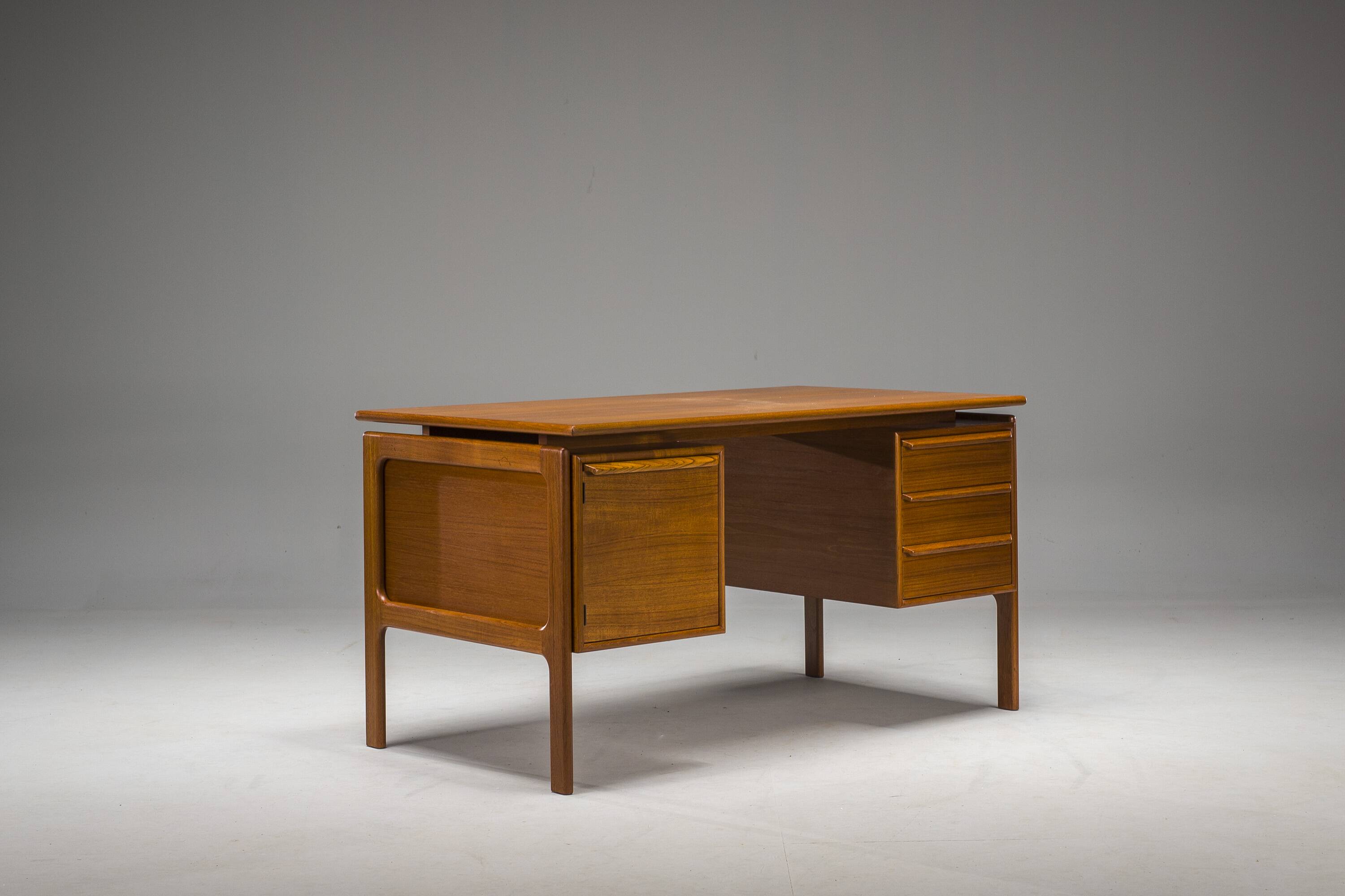 Mid-Century Teak Freestanding Desk from GV Møbler, 1970s