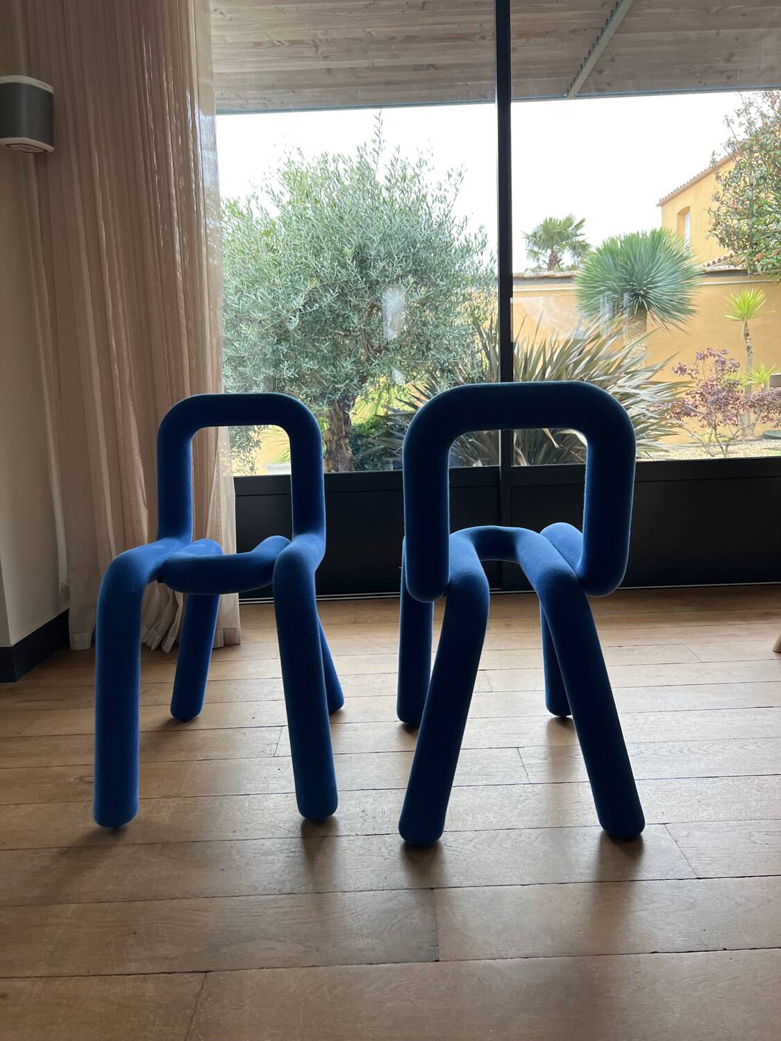 Chaises bold Moustache
