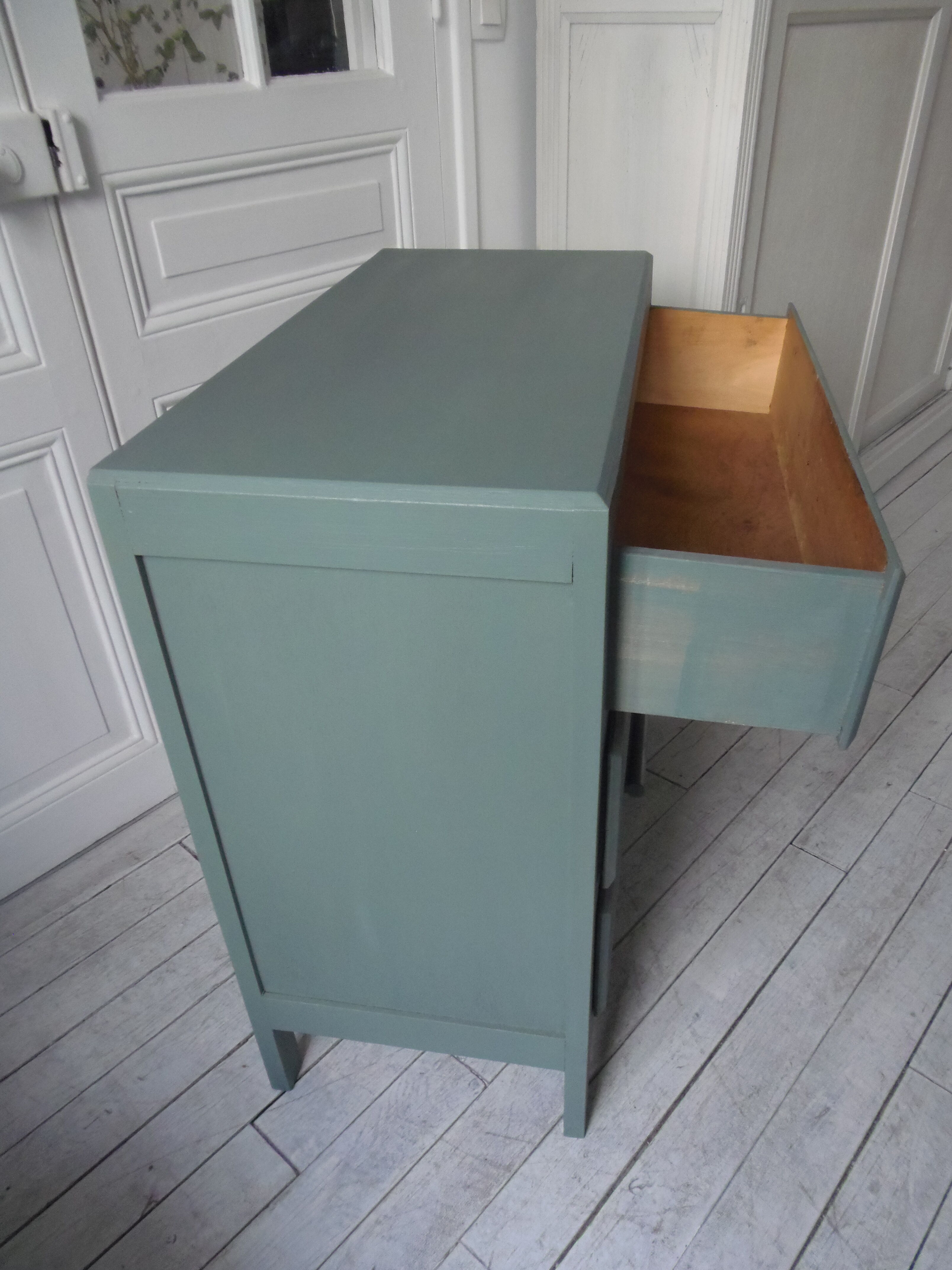 Vintage chest of drawers