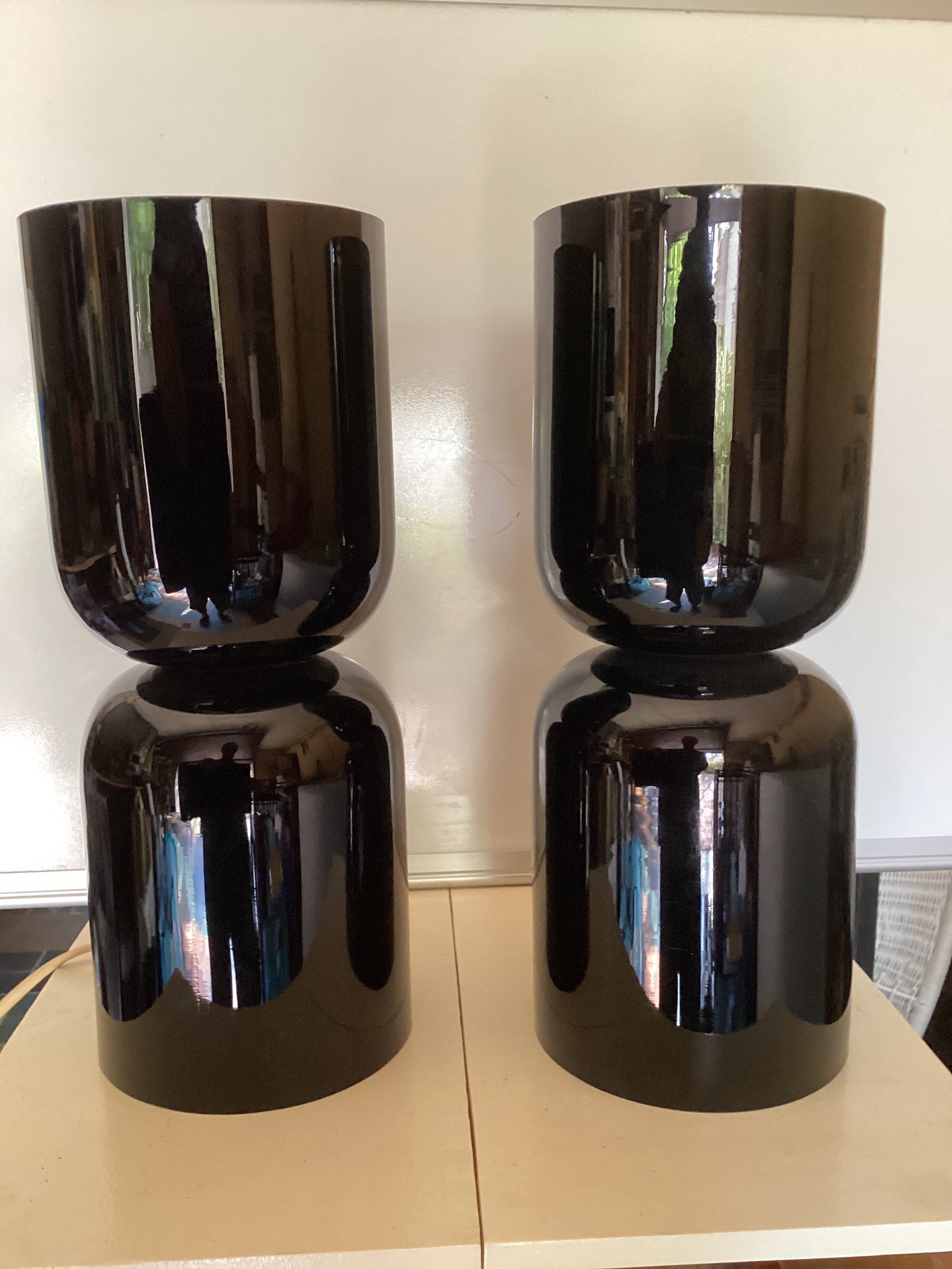 Capsule Lamp