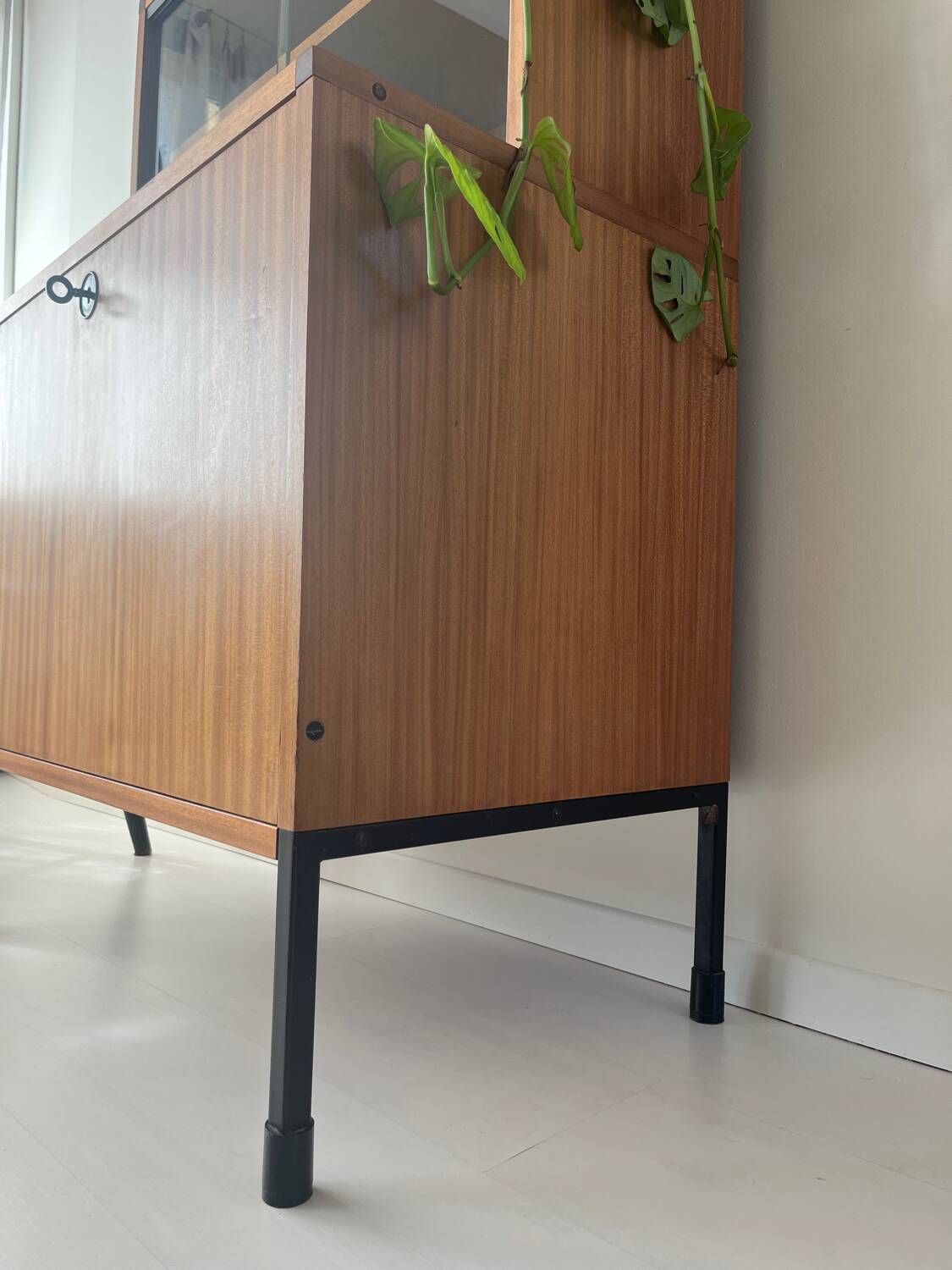 ARP display cabinet by Mortier Motte and Guariche