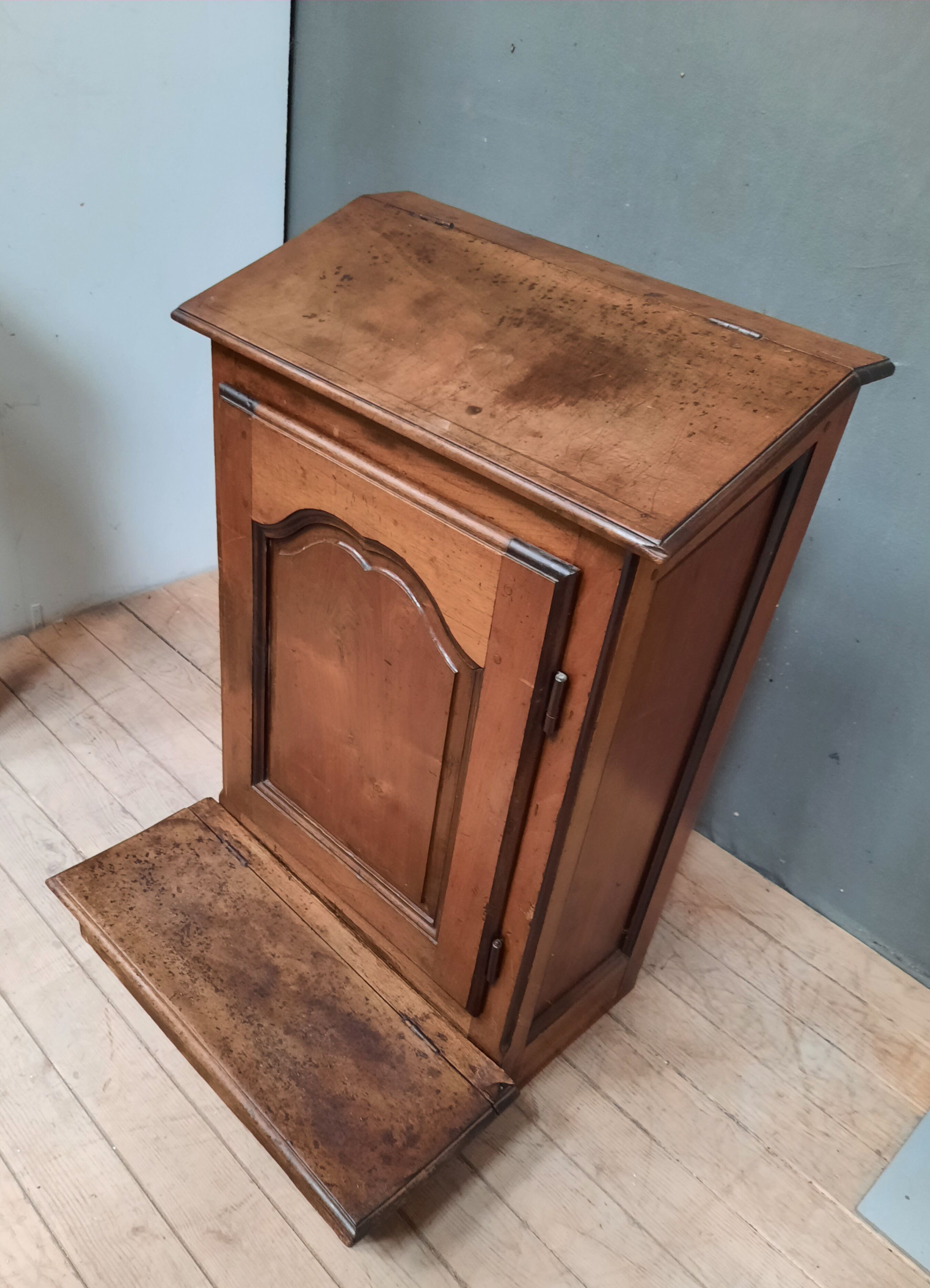 Pray to God in walnut