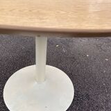 Tulip foot kitchen table