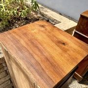 Petit chevet en bois massif