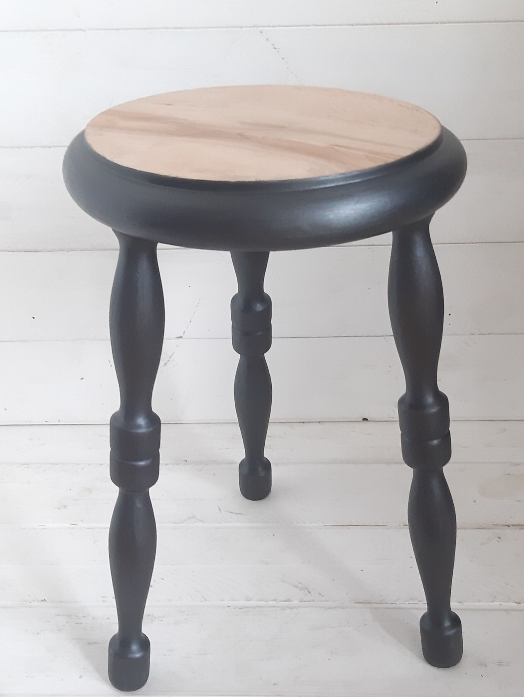 Tripod stool/ Plant holder