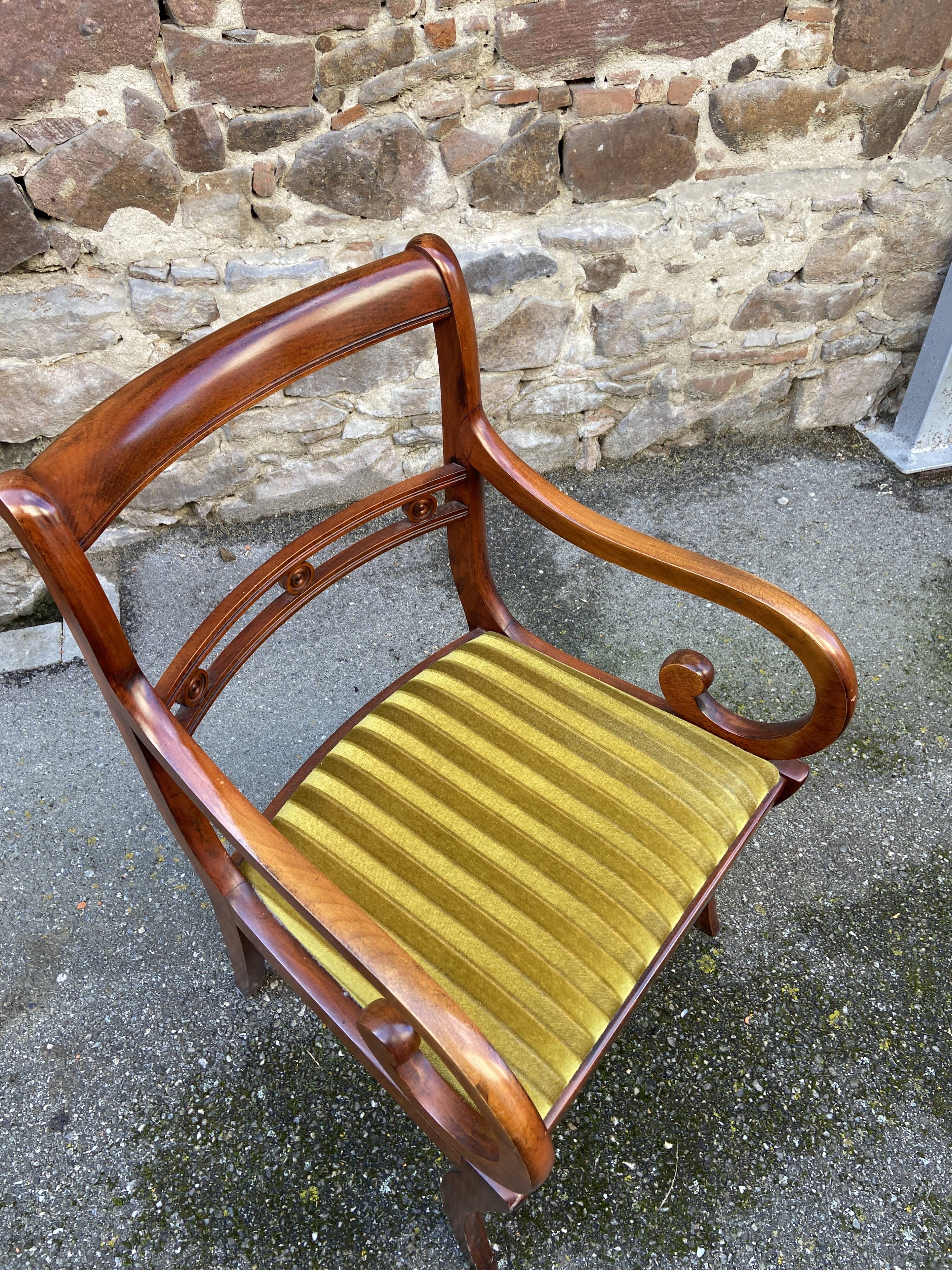 English-style office chair with a cross in mahogany.