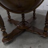 Bar globe maps rolling world