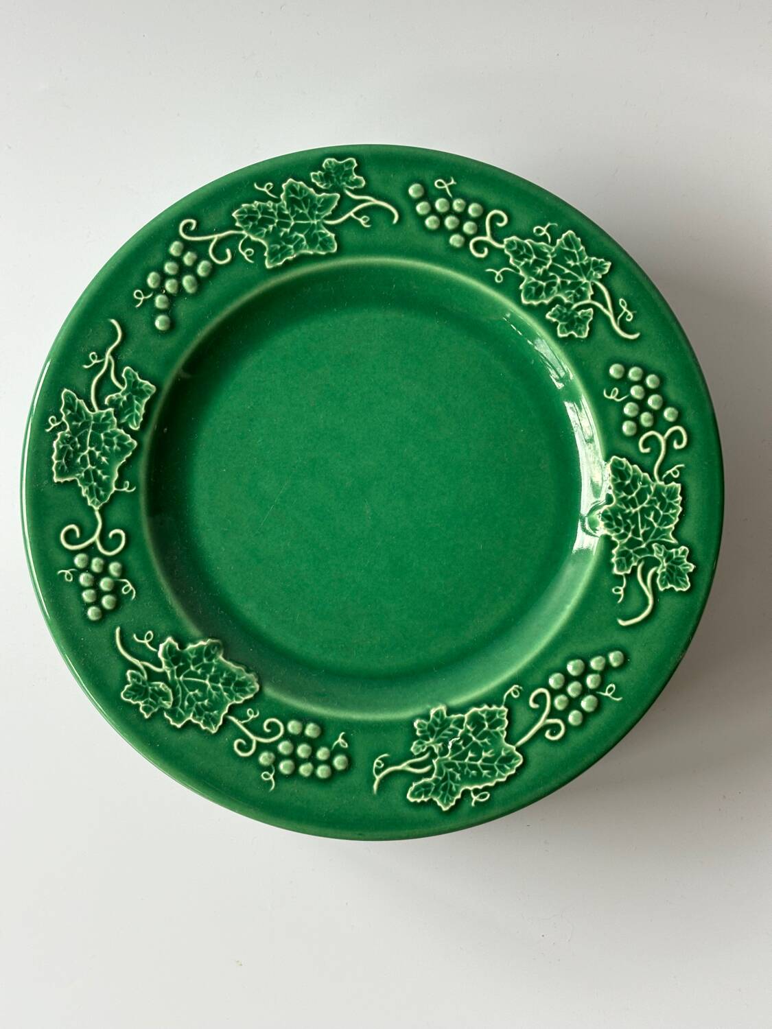 Vintage green dessert plates “Vines”