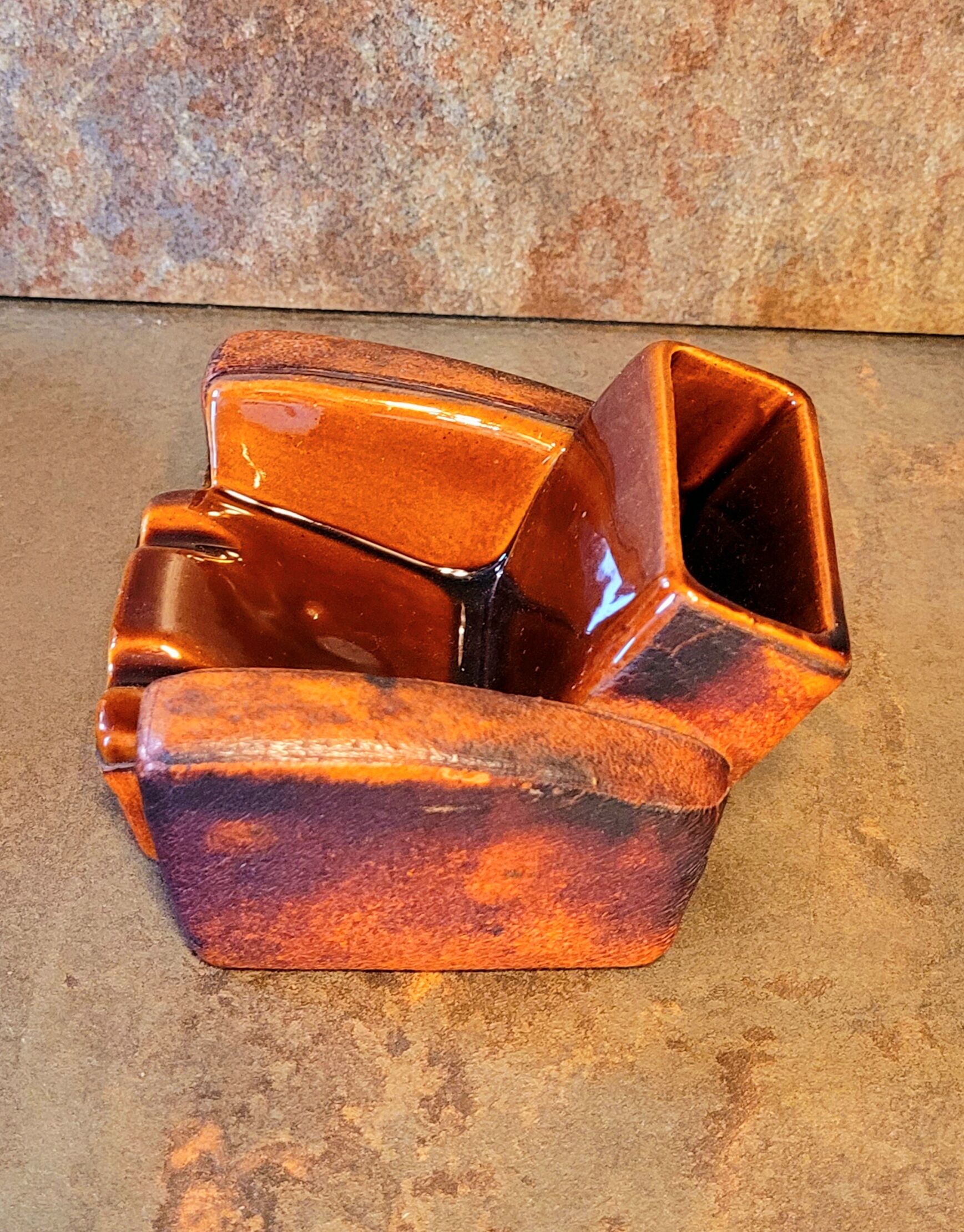 Ashtray Cigarette holder Club armchair in ceramic and vintage leather 50s 60s