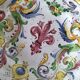 Assiette murale en majolique italienne – décor Renaissance peint à la main