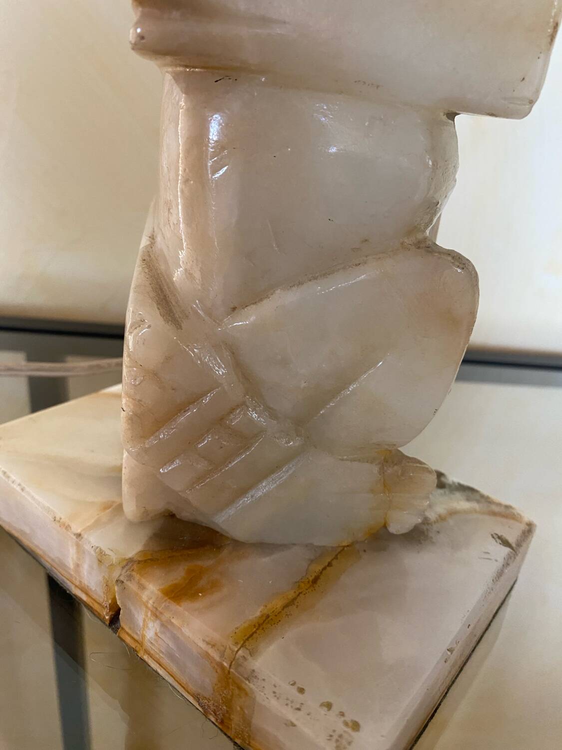 Carved onyx lamp – Pre-Columbian/Aztec style – Vintage