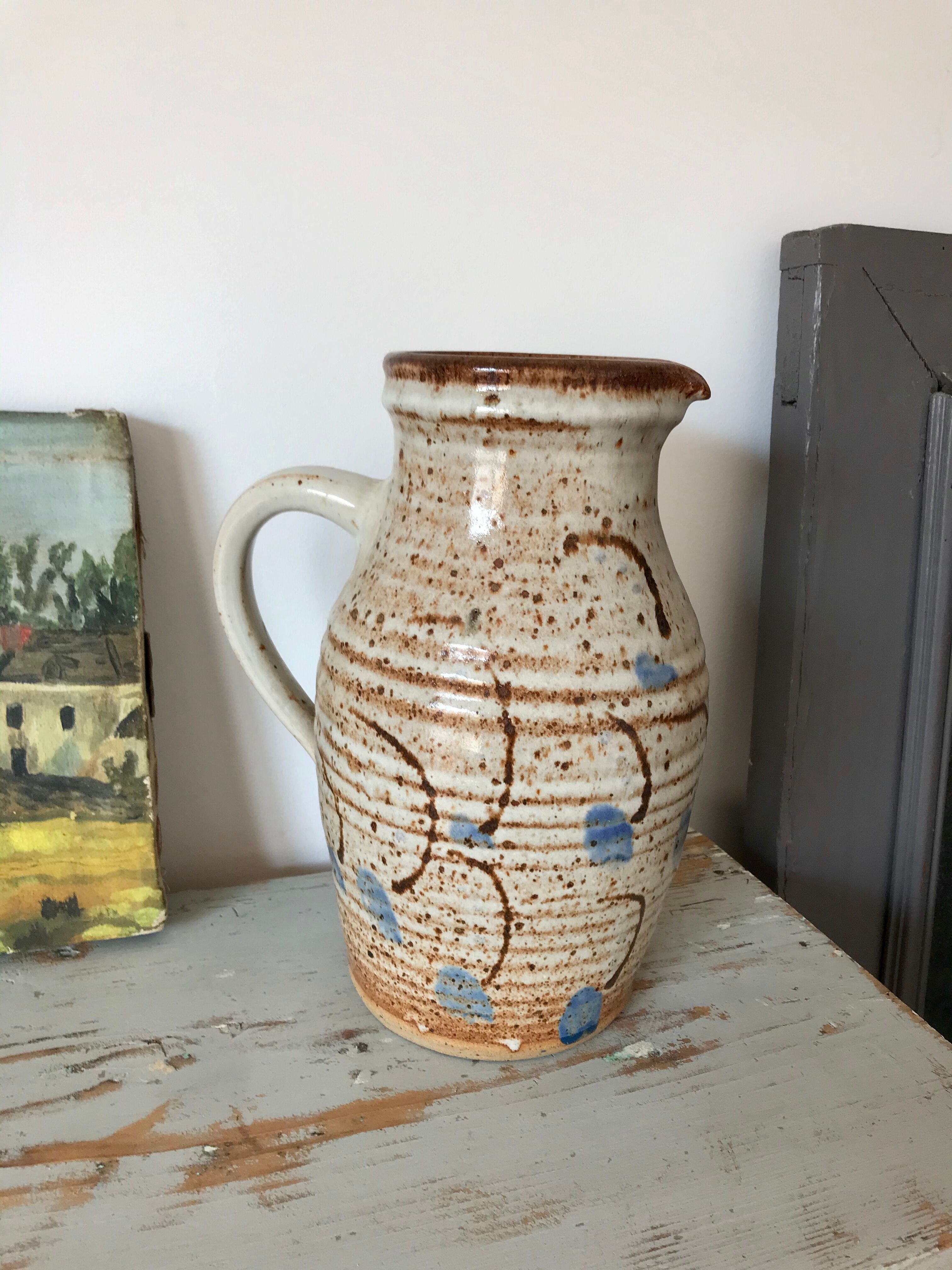 Sandstone pitcher
