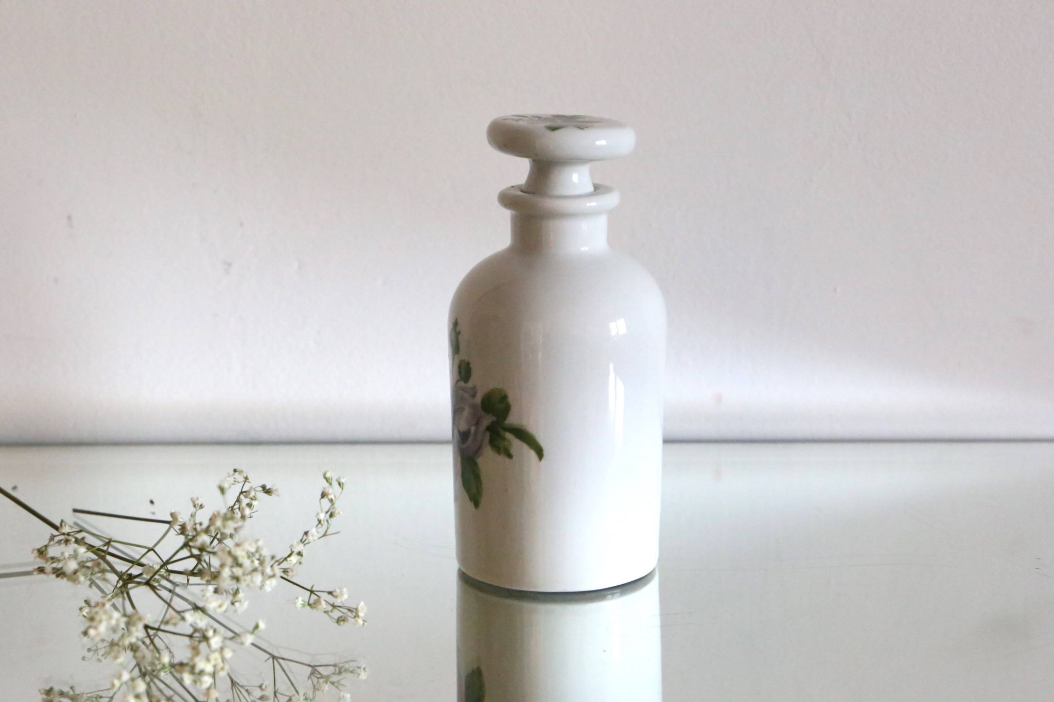 Ancien Flacon en porcelaine de Paris, vintage