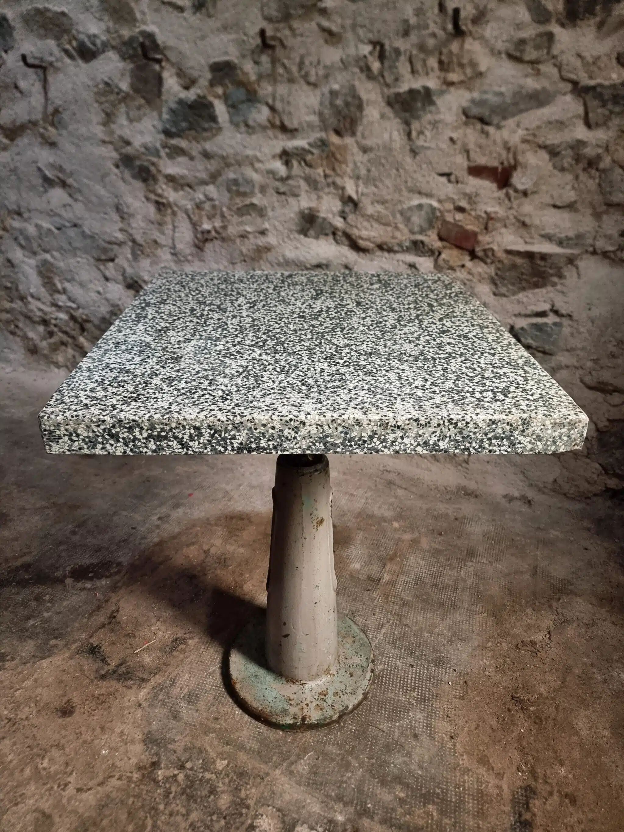 Table de bistrot de jardin industrielle avec plateau en terrazzo, France, milieu du XXe siècle
