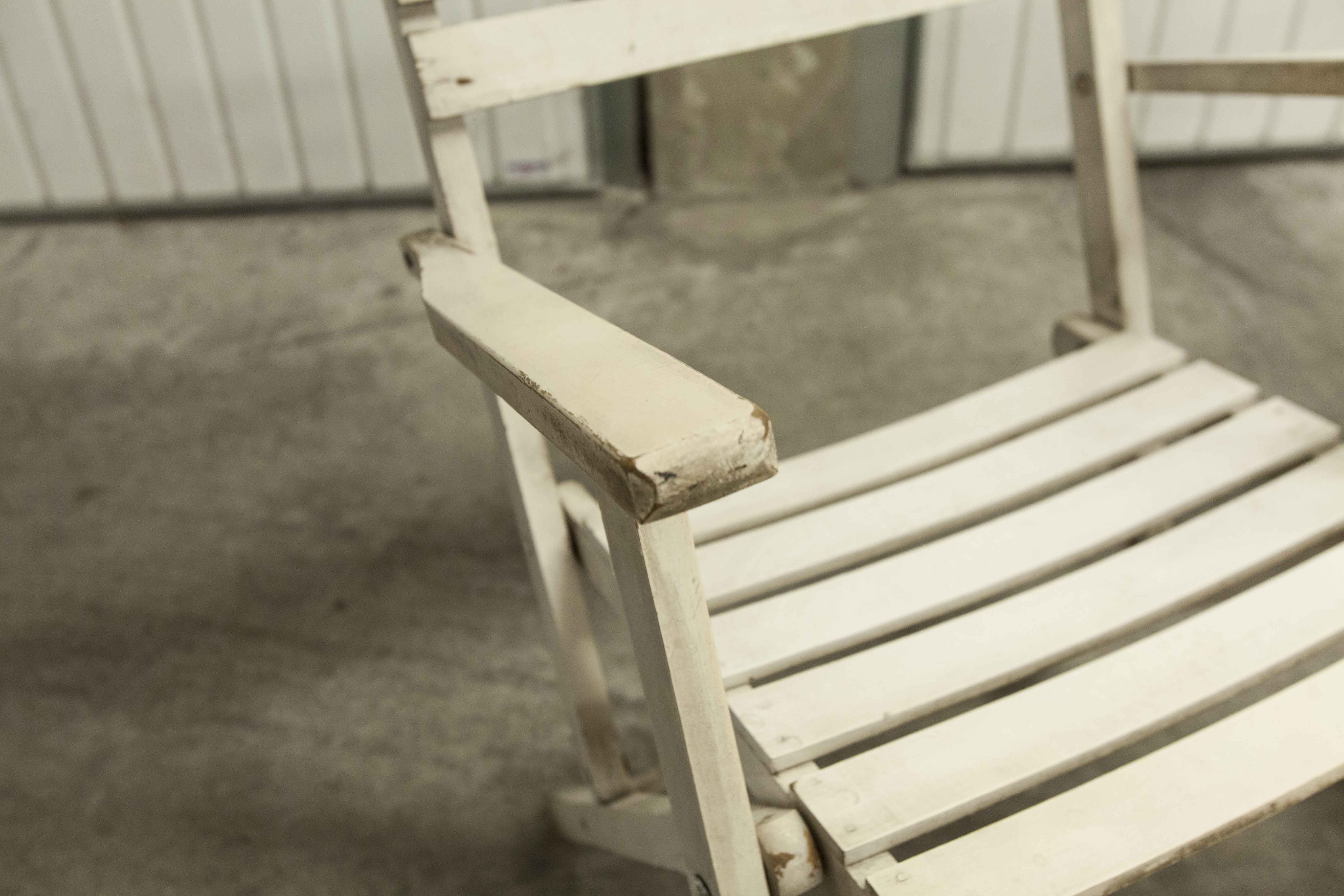 Garden furniture table and 4 armchairs 60's in its juice