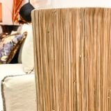 Cylindrical lamp in natural raffia