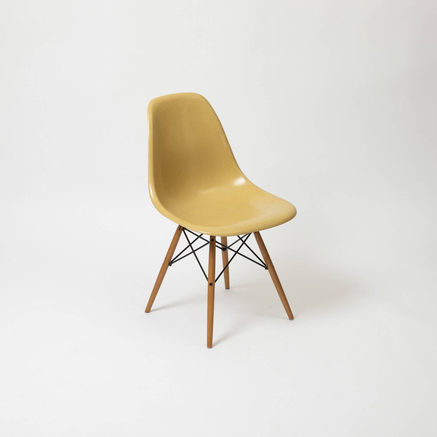 Eames DSW dining chair by Herman Miller, USA, 1972