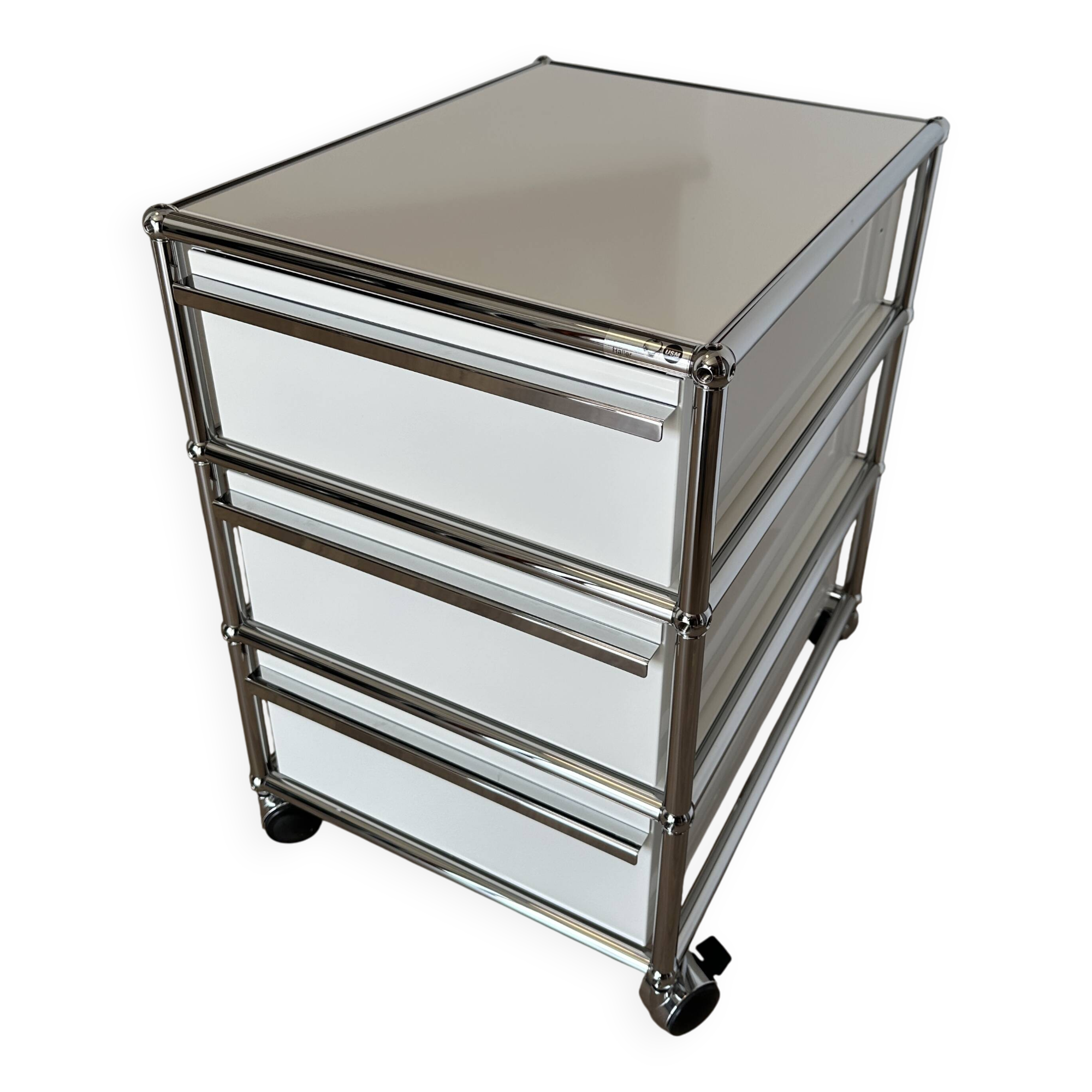 USM Haller wheeled caisson in Pure White